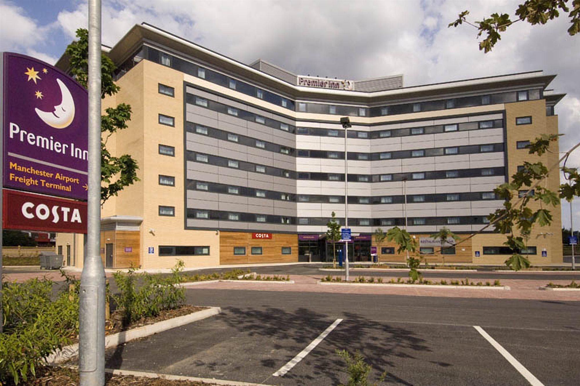 Premier Inn Manchester Airport Runger Lane North Хейл Экстерьер фото
